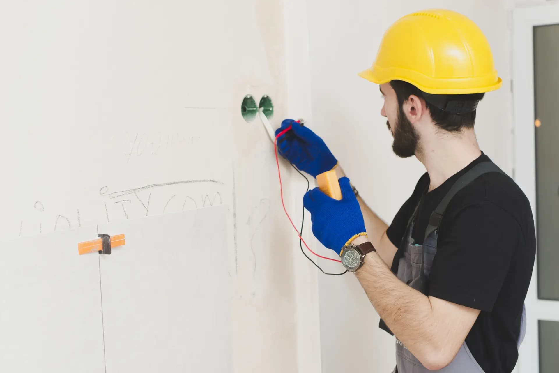 Dépannage Électrique Urgence 24h/24 à Cannes