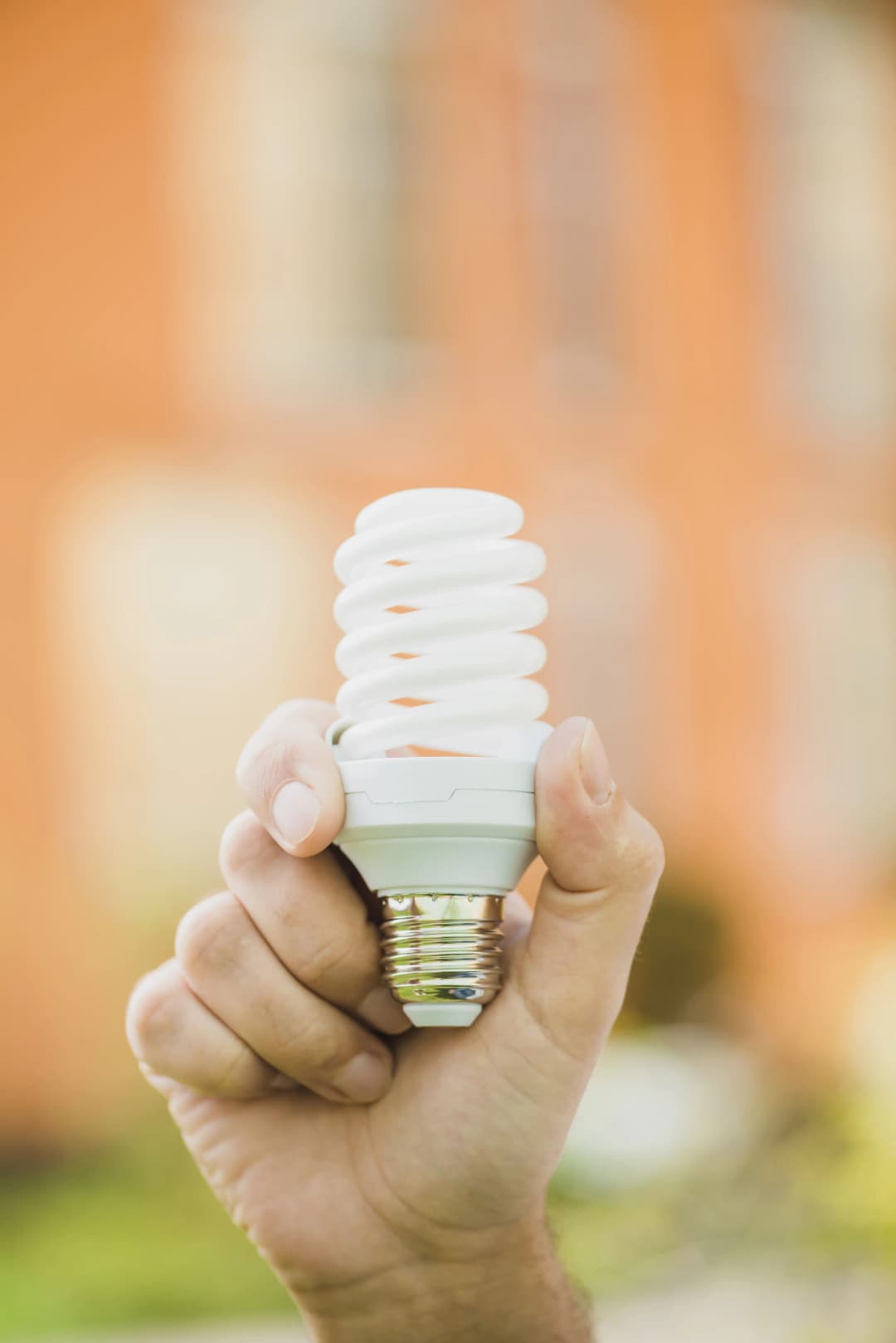 Projet: Éclairage extérieur LED à Cannes à Installation LED et économies d’énergie pour jardin et piscine